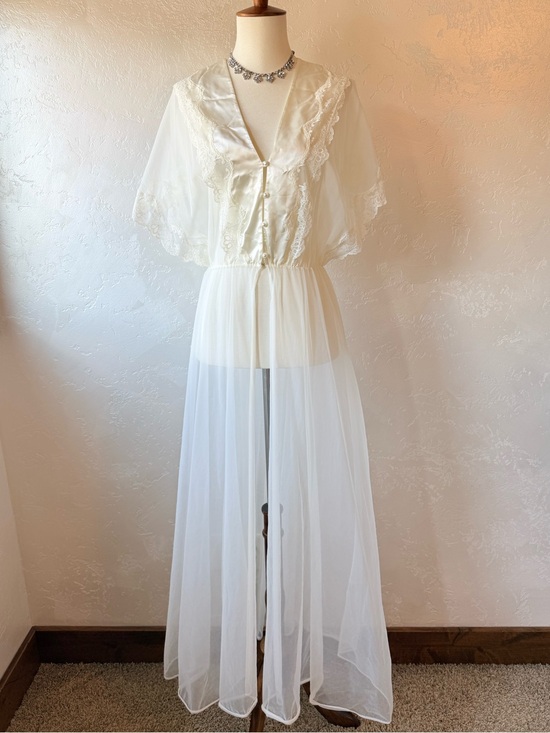 Val Mode Other - Vintage Val Mode Cream Chiffon Peignoir Made in USA  Romantic Lace Maxi Robe